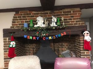 Christmas-Decorations-On-Fireplace
